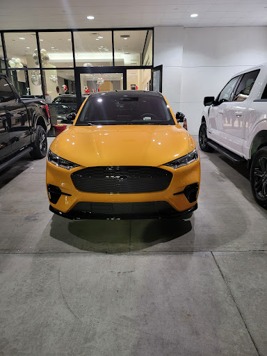 Car Dealer «Tuttle-Click Ford Lincoln», reviews and photos, 43 Auto Center Dr, Irvine, CA 92618, USA