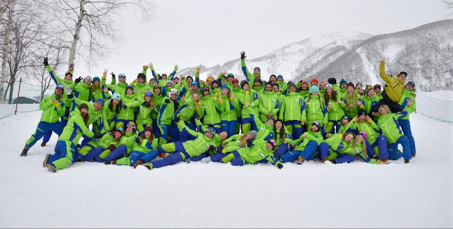 https://easkiandsnowboard.com/?utm_source=google&utm_medium=organic&utm_term=gbp