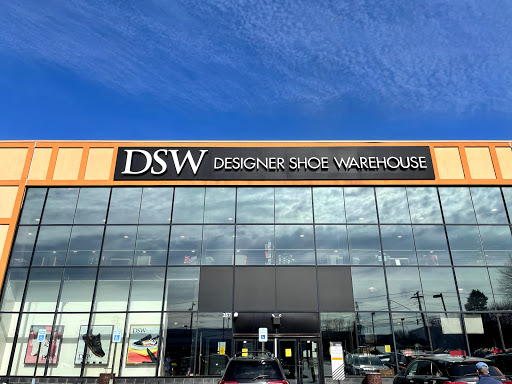 Shoe Store «DSW Designer Shoe Warehouse», reviews and photos, 357 Old Country Rd, Carle Place, NY 11514, USA