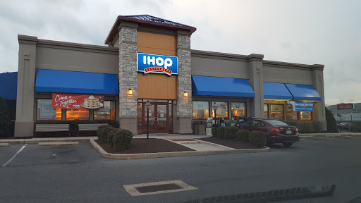 Outlet Mall «Tanger Outlet Rehoboth Beach», reviews and photos, 36470 Seaside Outlet Dr, Rehoboth Beach, DE 19971, USA