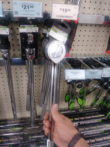 Hardware Store «Harbor Freight Tools», reviews and photos, 1349 N Blackstone Ave, Fresno, CA 93703, USA