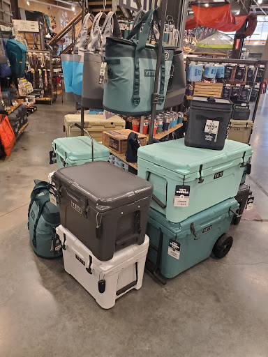 Camping Store «REI», reviews and photos, 6220 Topanga Canyon Blvd, Woodland Hills, CA 91367, USA