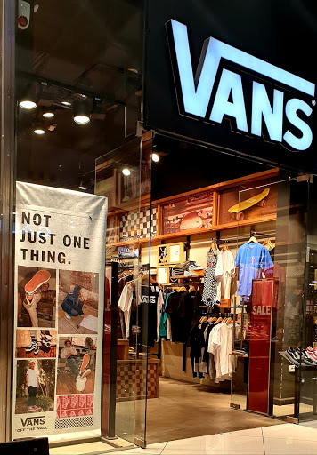 VANS Store Petah Tikva