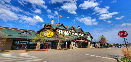 Sporting Goods Store «Bass Pro Shops», reviews and photos, 6112 W Grand Ave, Gurnee, IL 60031, USA