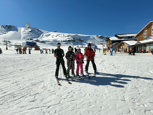 English Ski and Snowboard School