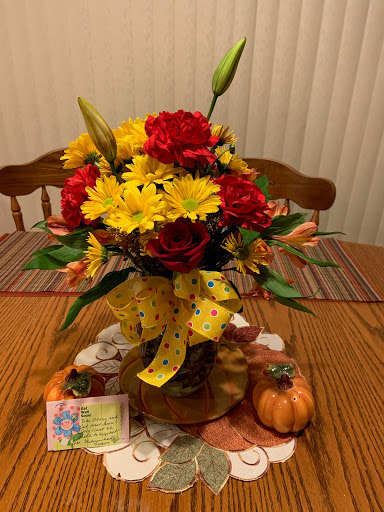 Florist «Wild Iris Flowers & Gifts 234 Center Ave Molalla Or 97038», reviews and photos, Center Ave, Molalla, OR 97038, USA