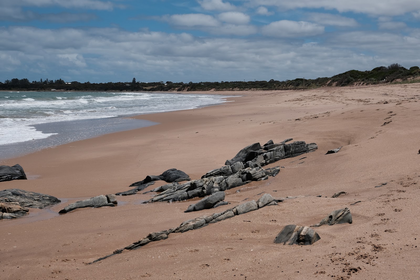 Foto de Basham Beach com muito limpo nível de limpeza