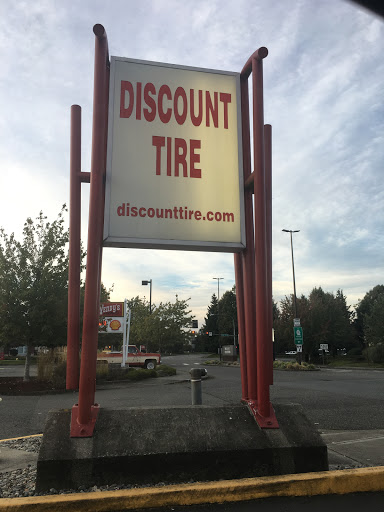 Tire Shop «Discount Tire Store - Auburn, WA», reviews and photos, 901 Outlet Collection Way, Auburn, WA 98001, USA