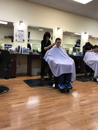 Barber Shop «Blue Chip Barber Shop», reviews and photos, 10782 Sudley Manor Dr, Manassas, VA 20109, USA