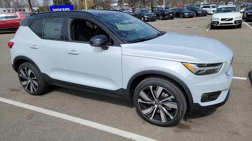 Car Dealer «LaFontaine Volvo Cars of Farmington Hills», reviews and photos, 24730 Haggerty Rd, Farmington Hills, MI 48335, USA