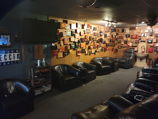 Cigar Shop «Bluegrass Discount Tobacco», reviews and photos, 1218 N Main St # C, Williamstown, KY 41097, USA