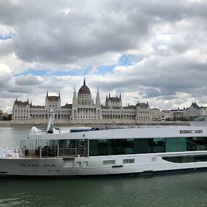 The River Cruise Lady