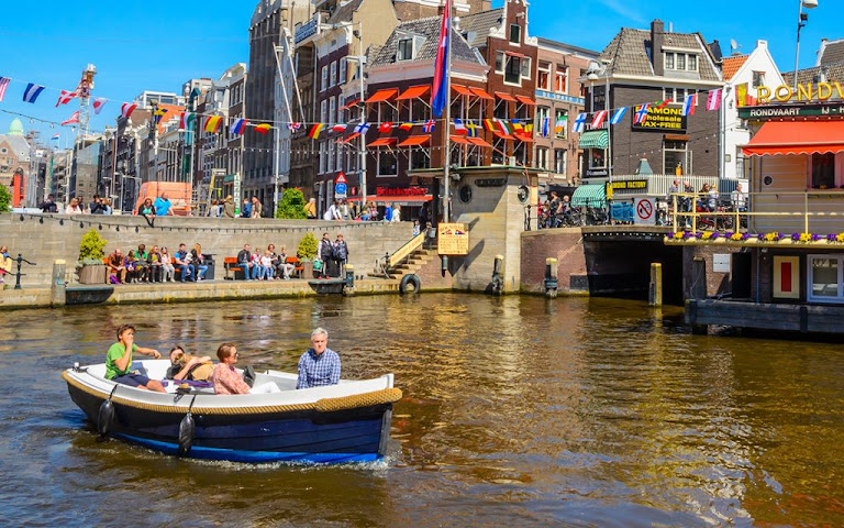 Sloepdelen Amsterdam - Mauritskade by null