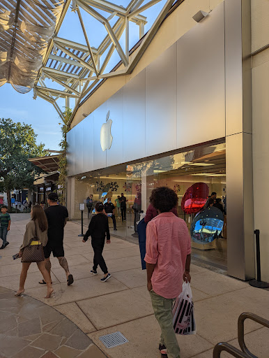 Computer Store «Apple La Cantera», reviews and photos, 15900 La Cantera Pkwy, San Antonio, TX 78256, USA