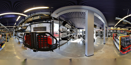 Truck Accessories Store «4 Wheel Parts Performance Center», reviews and photos, 550 W San Carlos St, San Jose, CA 95126, USA