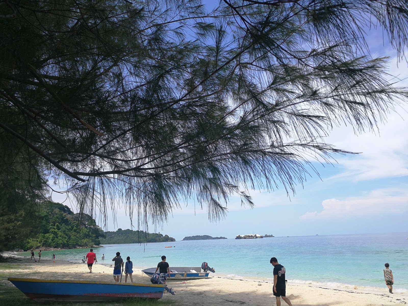 Foto di Tad Marine Resort beach - luogo popolare tra gli intenditori del relax