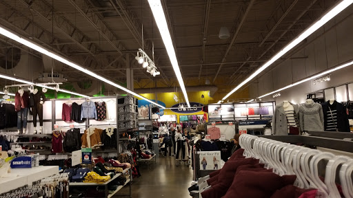 Clothing Store «Old Navy», reviews and photos, 8674 Park Meadows Center Dr, Lone Tree, CO 80124, USA