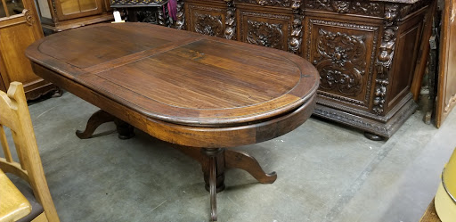 Antique Furniture Store «Lots of Furniture Antiques Warehouse», reviews and photos, 910 N Riverfront Blvd, Dallas, TX 75207, USA