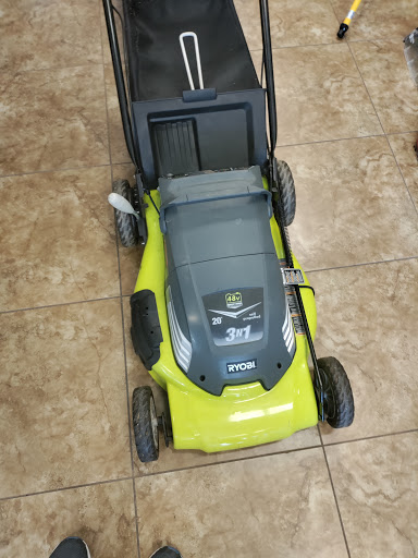 Pawn Shop «All That Glitters Pawn Shop Portland», reviews and photos, 12200 SE Division St, Portland, OR 97236, USA