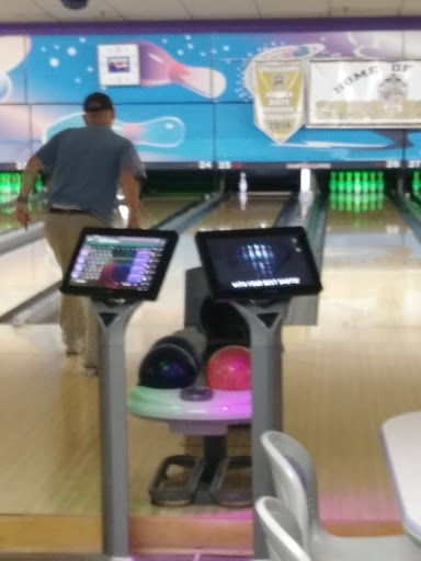 Bowling Alley «Imperial Lanes», reviews and photos, 44650 Garfield Rd, Charter Twp of Clinton, MI 48038, USA