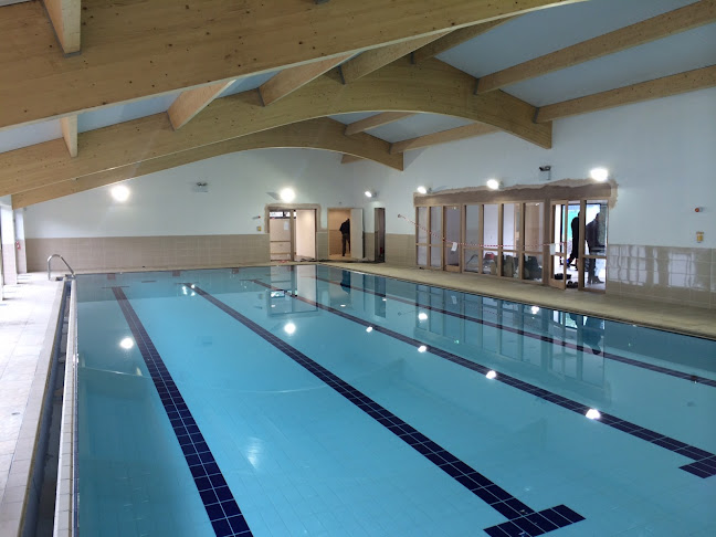 Reviews of Oakleigh Park School of Swimming in London - Sports Complex