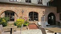 Extérieur du Restaurant Logis Hôtel les Hauts de Montreuil à Montreuil-sur-Mer - n°17