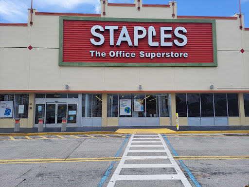 Office Supply Store «Staples», reviews and photos, 7500 W Commercial Blvd, Lauderhill, FL 33319, USA