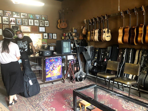Vazquez Guitar Shop