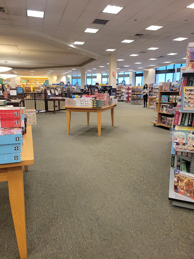 Book Store «Barnes & Noble», reviews and photos, 5959 Triangle Town Blvd, Raleigh, NC 27616, USA