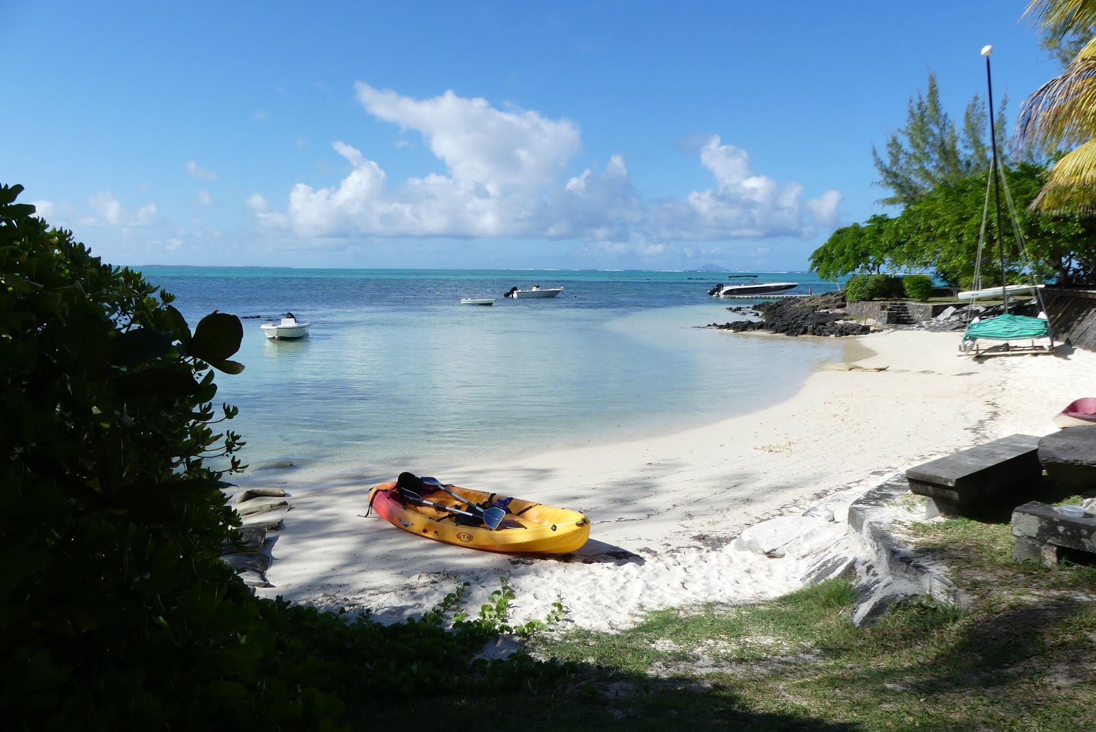 Zdjęcie Roches Noires Beach obszar udogodnień