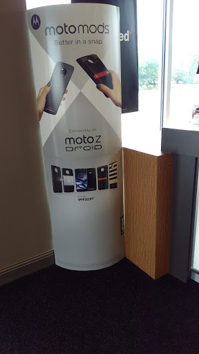 Cell Phone Store «Verizon Authorized Retailer, TCC», reviews and photos, 590 W Northfield Dr, Brownsburg, IN 46112, USA