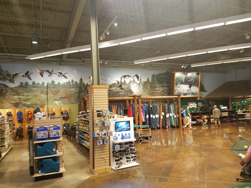 Sporting Goods Store «Bass Pro Shops», reviews and photos, 6112 W Grand Ave, Gurnee, IL 60031, USA
