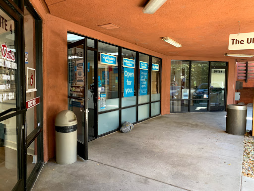 The UPS Store, 140 B St #5, Davis, CA 95616, USA, 
