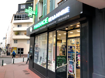 Pharmacie de la mairie à Suresnes