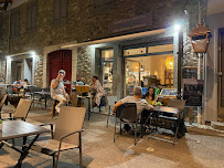 Atmosphère du Restaurant de fruits de mer « Chez Pif »Bar à Huîtres Luz Saint Sauveur - n°1