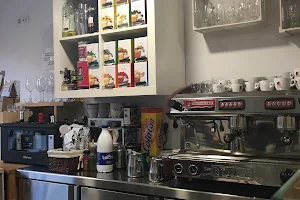 Ayllón Shop Coffee – Cafeteria i botiga de pastissos cassolans, creps, torrades i complements image