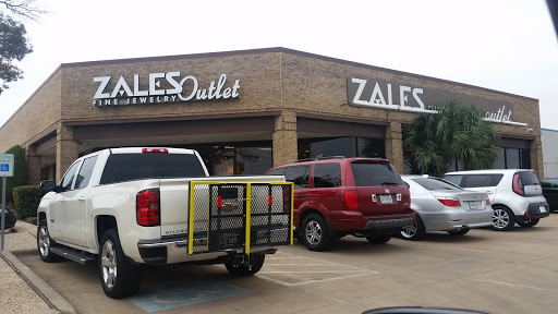 Jewelry Store «Zales - The Diamond Store», reviews and photos, 8701 John W. Carpenter Fwy #200, Dallas, TX 75247, USA