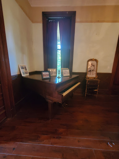 Tourist Attraction «Kreischer Mansion», reviews and photos, 4500 Arthur Kill Rd, Staten Island, NY 10309, USA