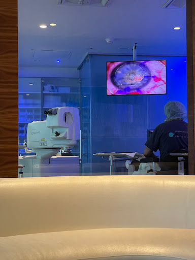 Benjamin Eye Institute Ophthalmologist Cataract LASIK experts image