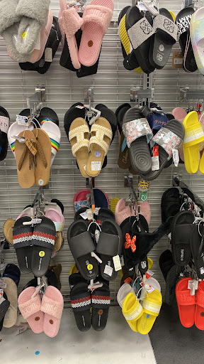 Clothing Store «Ross Dress for Less», reviews and photos, 2 Miracle Mile, Coral Gables, FL 33134, USA