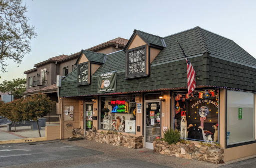 Pet Supply Store «Pet People Los Gatos», reviews and photos, 514 N Santa Cruz Ave, Los Gatos, CA 95030, USA