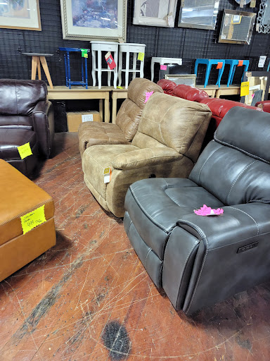 Used Office Furniture Store «City Liquidators: Used Office Furniture», reviews and photos, 830 SE 3rd Ave, Portland, OR 97214, USA