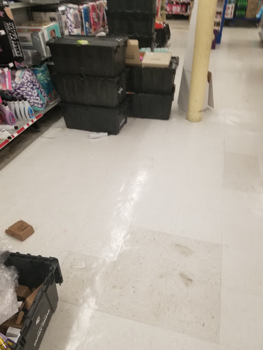 Dollar Store «FAMILY DOLLAR», reviews and photos, 930 N 27th St, Milwaukee, WI 53208, USA