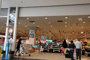 Maxis Shopping Center image