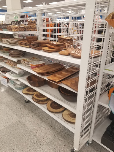 Clothing Store «Ross Dress for Less», reviews and photos, 2851 El Camino Real, Tustin, CA 92782, USA