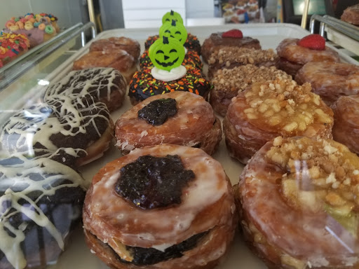 Donut Shop «AM Donut & Yogurt», reviews and photos, 305 Huntington Dr, Monrovia, CA 91016, USA