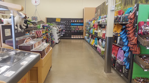 Pet Supply Store «Petco Animal Supplies», reviews and photos, 28400 Dequindre Rd, Warren, MI 48092, USA