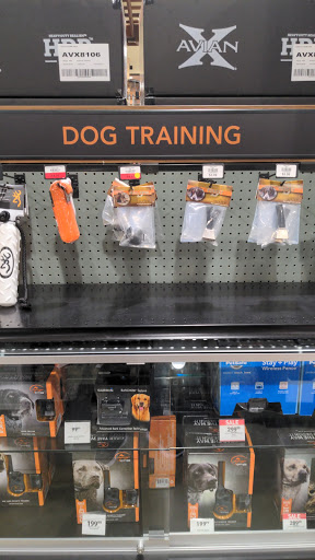 Outdoor Sports Store «Field & Stream», reviews and photos, 2000 N Neil St #2000b, Champaign, IL 61820, USA