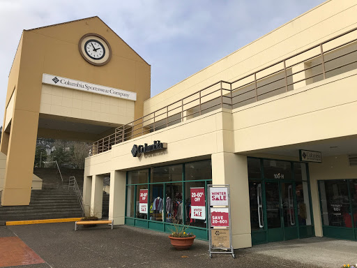 Sportswear Store «Columbia Sportswear Outlet», reviews and photos, 3 Monroe Pkwy, Lake Oswego, OR 97035, USA