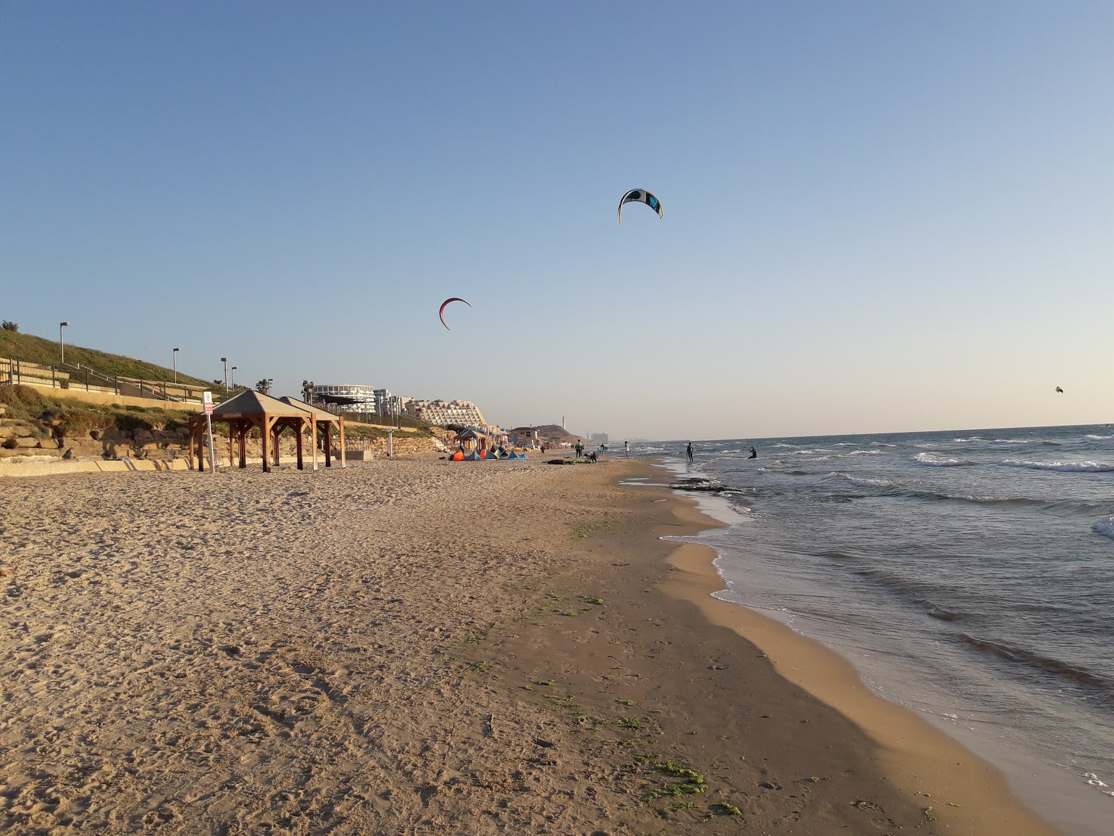 Φωτογραφία του Hatzuk beach με ευθεία ακτή